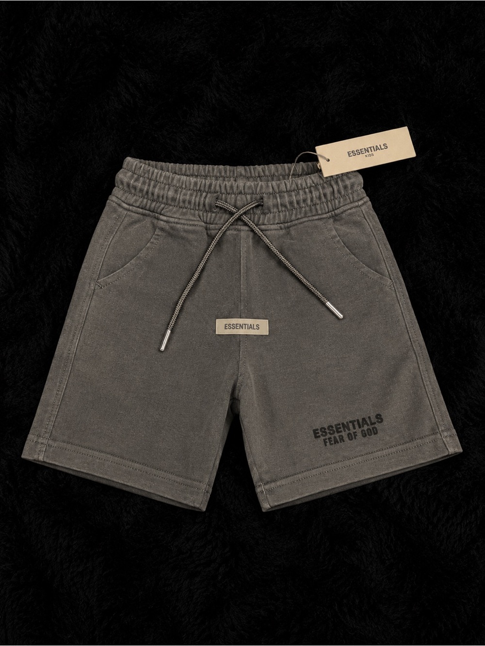 ESSENTIALS Fear of God Kids Tee & Shorts Set - Picture 4 of 4